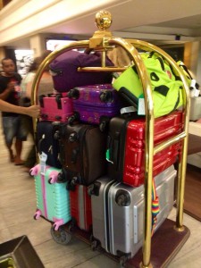 みんなのスーツケール。不安と楽しみがいっぱい。