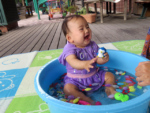 お水遊び、楽しいね♬
